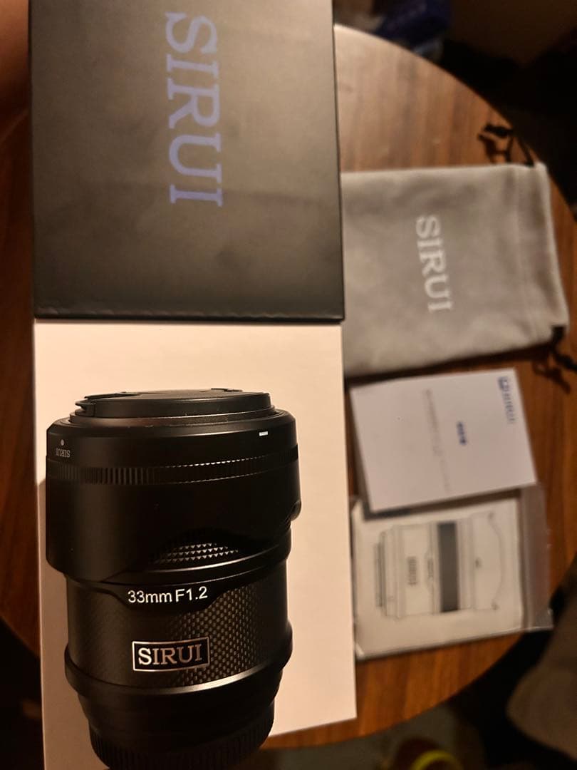 】SIRUI 33mm F1.2 Sniper Series レンズ　apsc