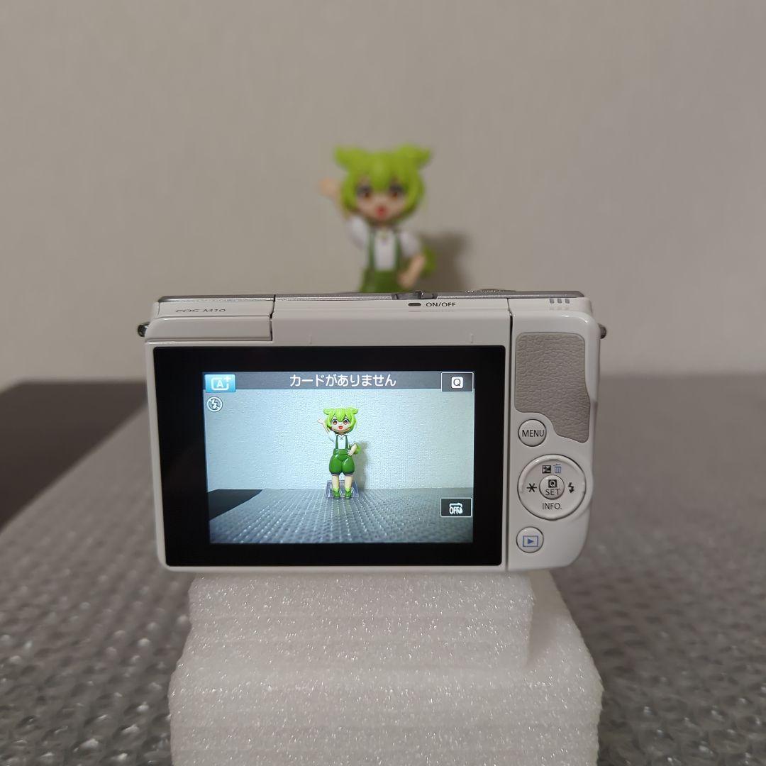 【美品】Canon EOS M10 ダブルズームキット ホワイト ミラーレス一眼