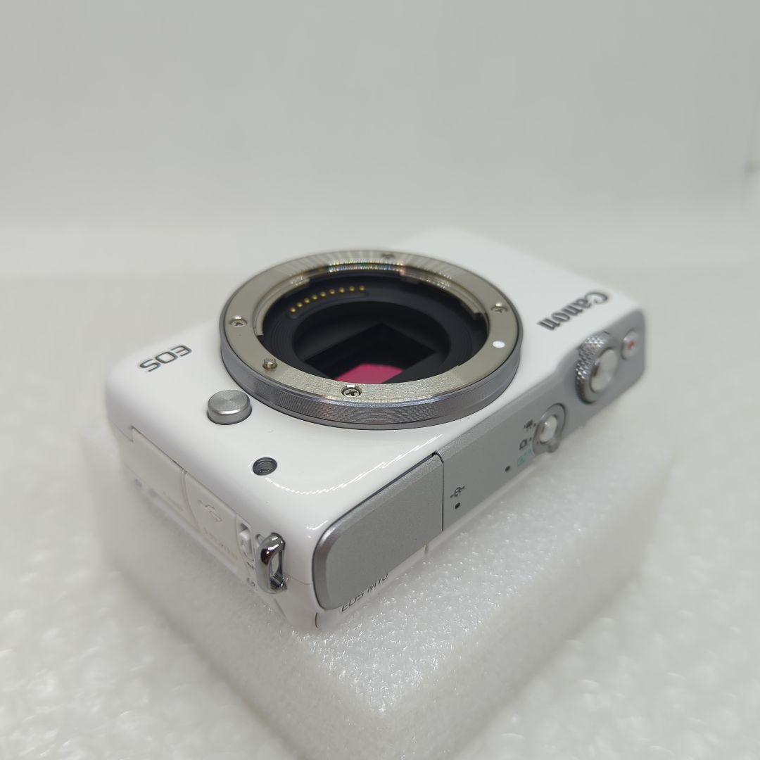 【美品】Canon EOS M10 ダブルズームキット ホワイト ミラーレス一眼