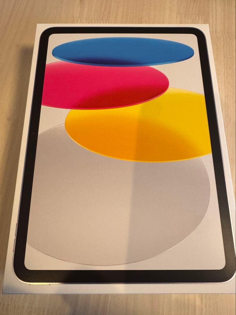 Apple iPad 第11世代　Wi-Fi シルバー ESRケース付き