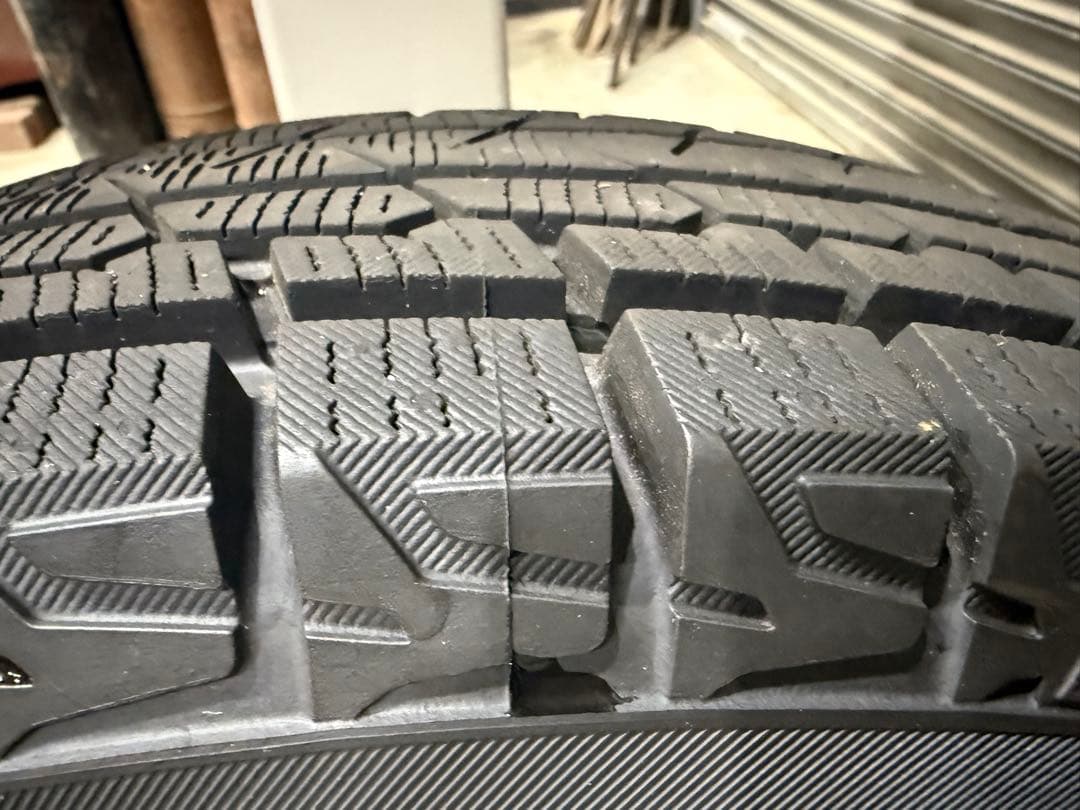 ジムニー YOKOHAMA 2023年製 スタッドレスタイヤ 4本セット