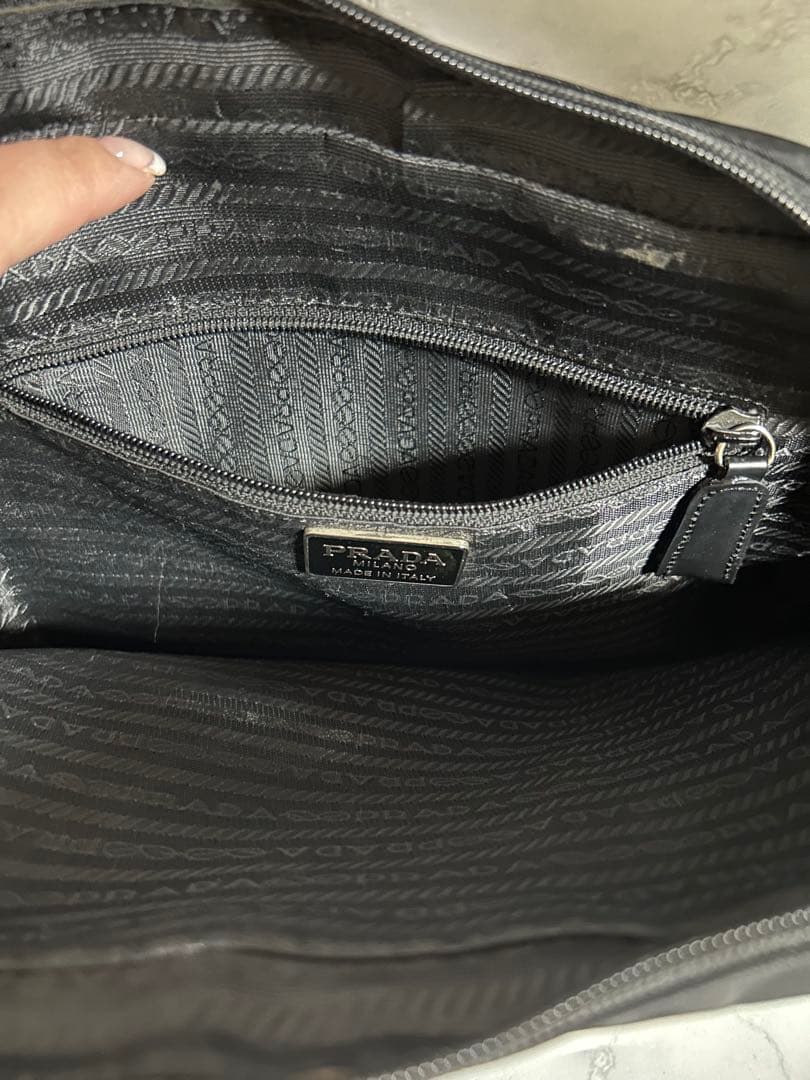 大幅お値下げ中！PRADA 黒 ナイロン ハンドバッグ