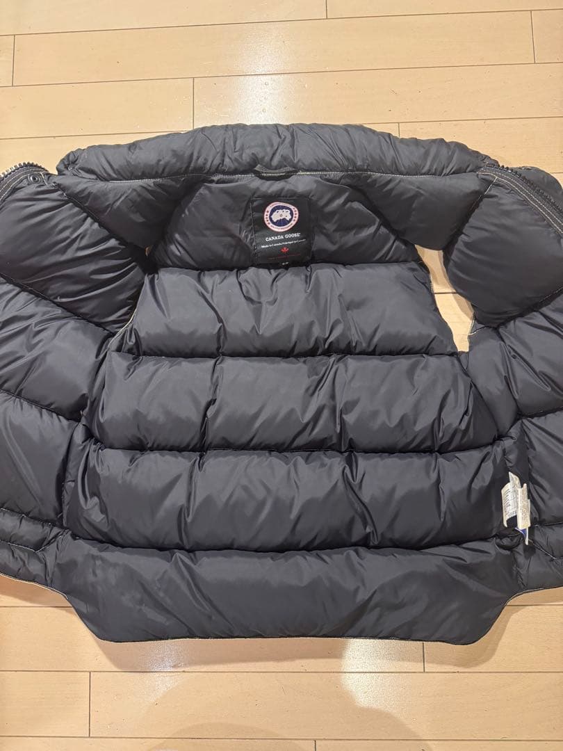   ベージュ ダウンベスト