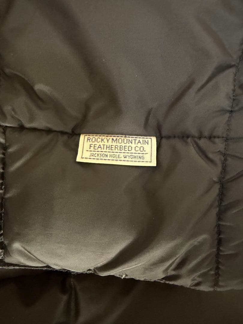 ロッキーマウンテンフェザーヘッド　ブラック キルティング ダウンジャケット　42