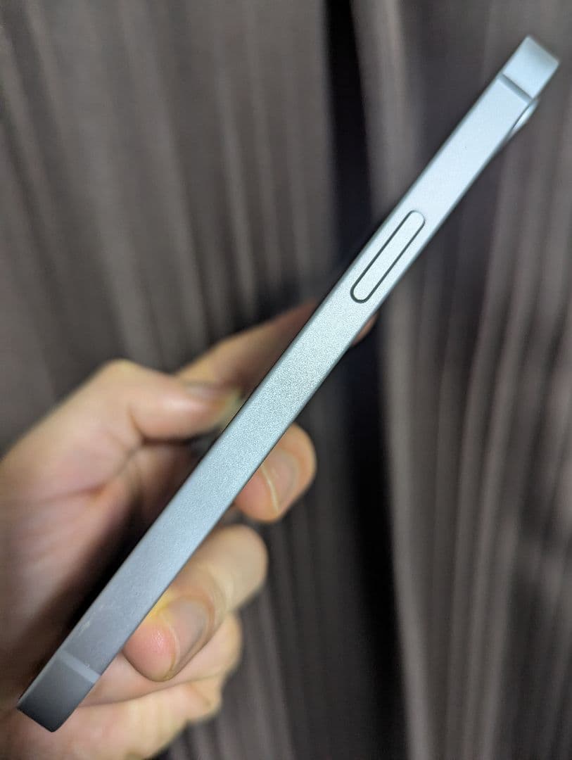 美品 iPhone 16e 128GB