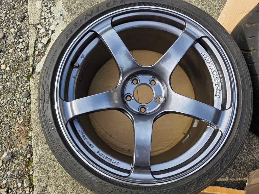 ADVAN TC-4 18インチ 9.5J +45 PCD100 5H