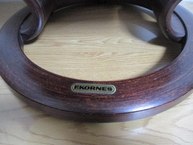エコーネス　EKORNES　スツール　オットマン　椅子　本革　レザー　レッド系
