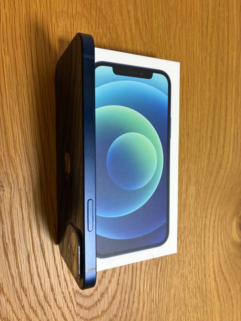 iPhone12 本体 64G ブルー SIMフリー 箱付属品つき多数のおまけ付