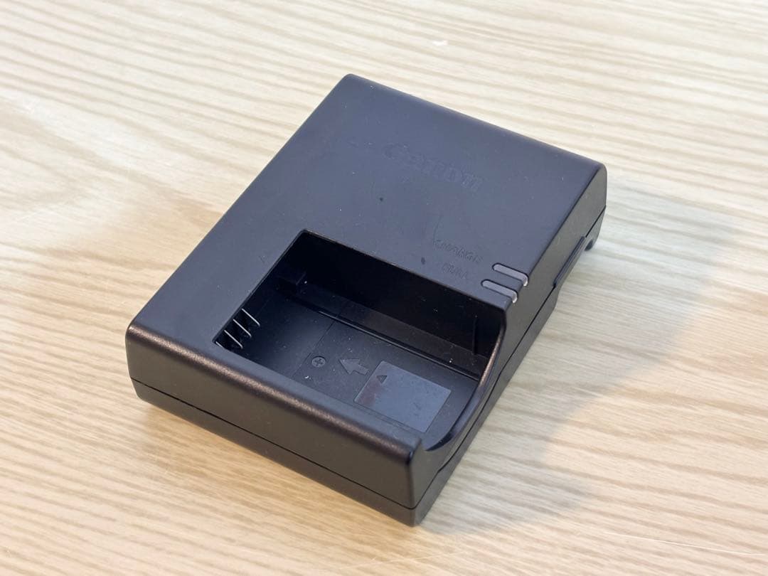 希少ホワイトCanon EOS Kiss X9 レンズ3つセット