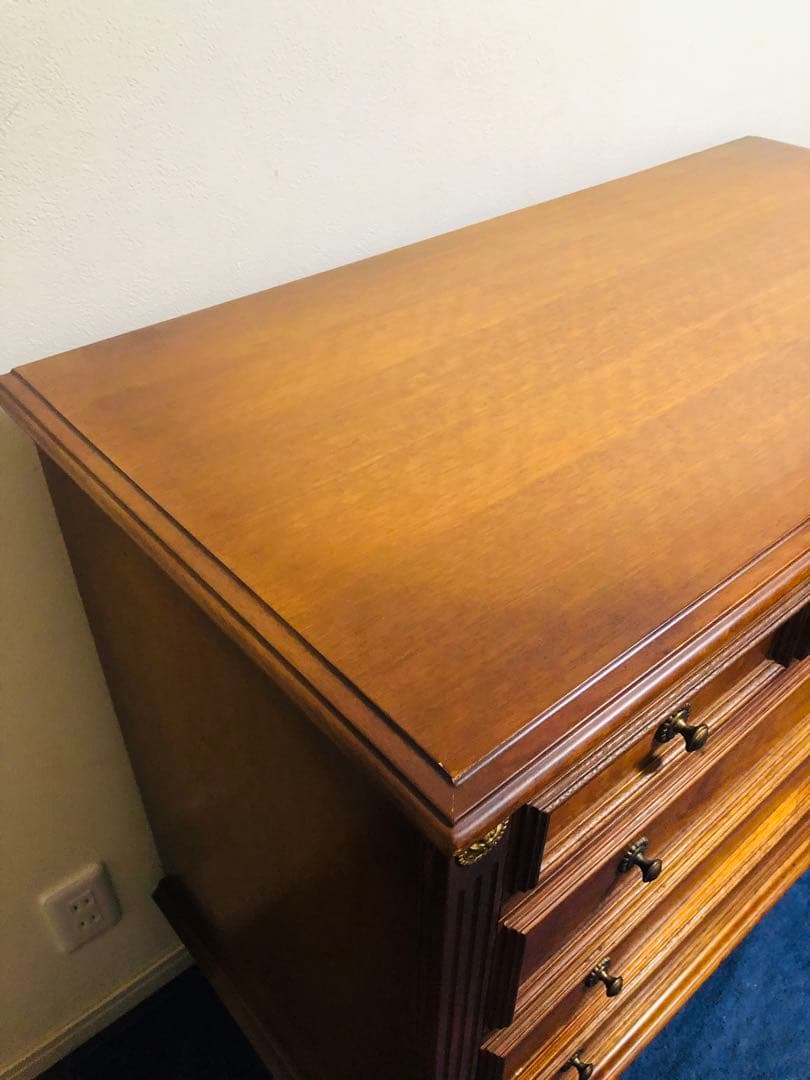 来た！アンティーク　西洋家具　キャビネット　クラシックスタイル木製タンス