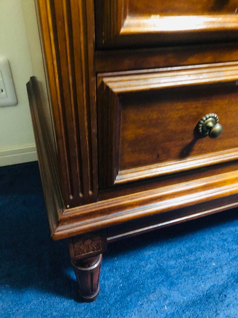 来た！アンティーク　西洋家具　キャビネット　クラシックスタイル木製タンス