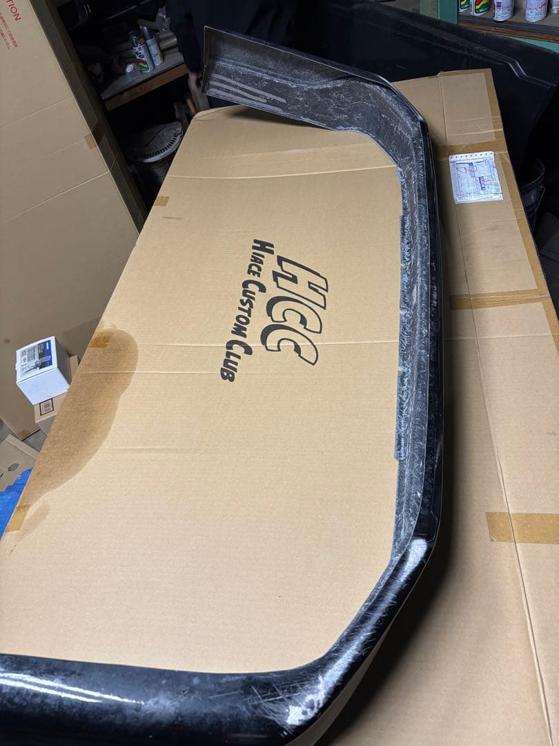 ハイエース　フリッパー一体型フロントリップスポイラー　エアロ　220塗装済み