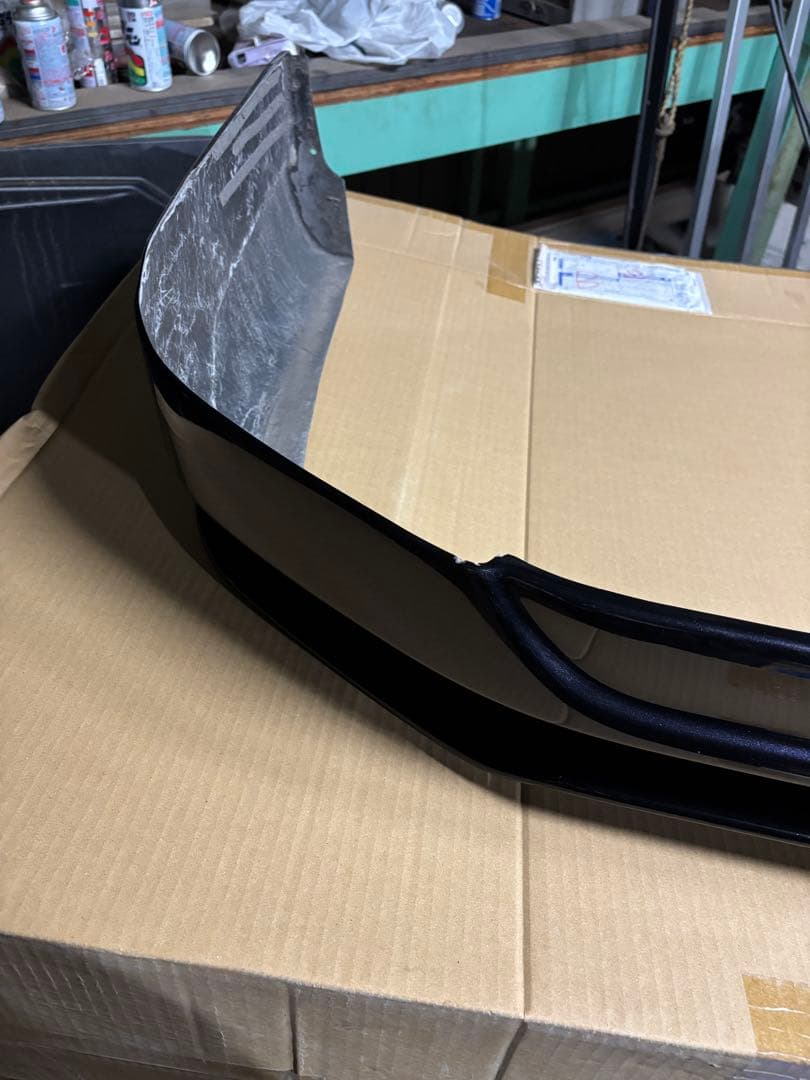 ハイエース　フリッパー一体型フロントリップスポイラー　エアロ　220塗装済み