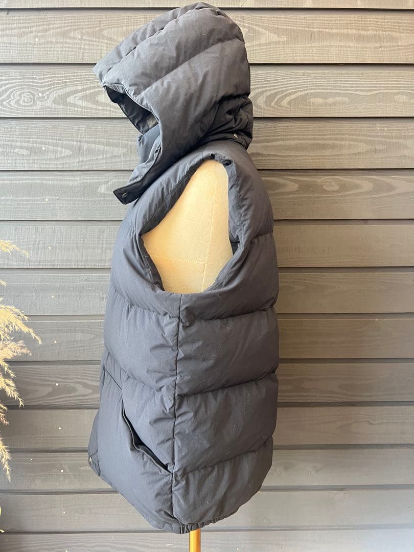 THE NORTH FACE フード付きダウンベスト ブラック