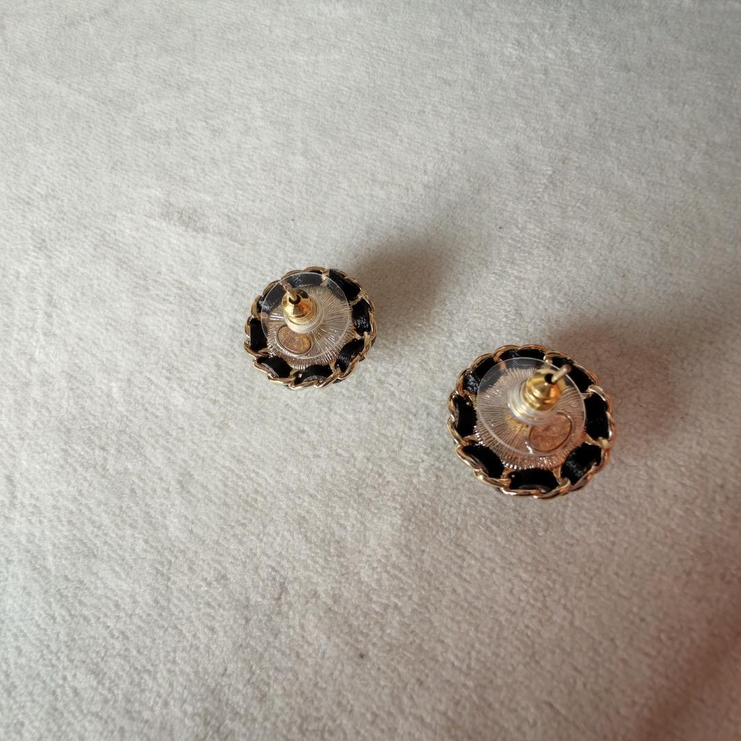 ココマーク ピアス ブラック