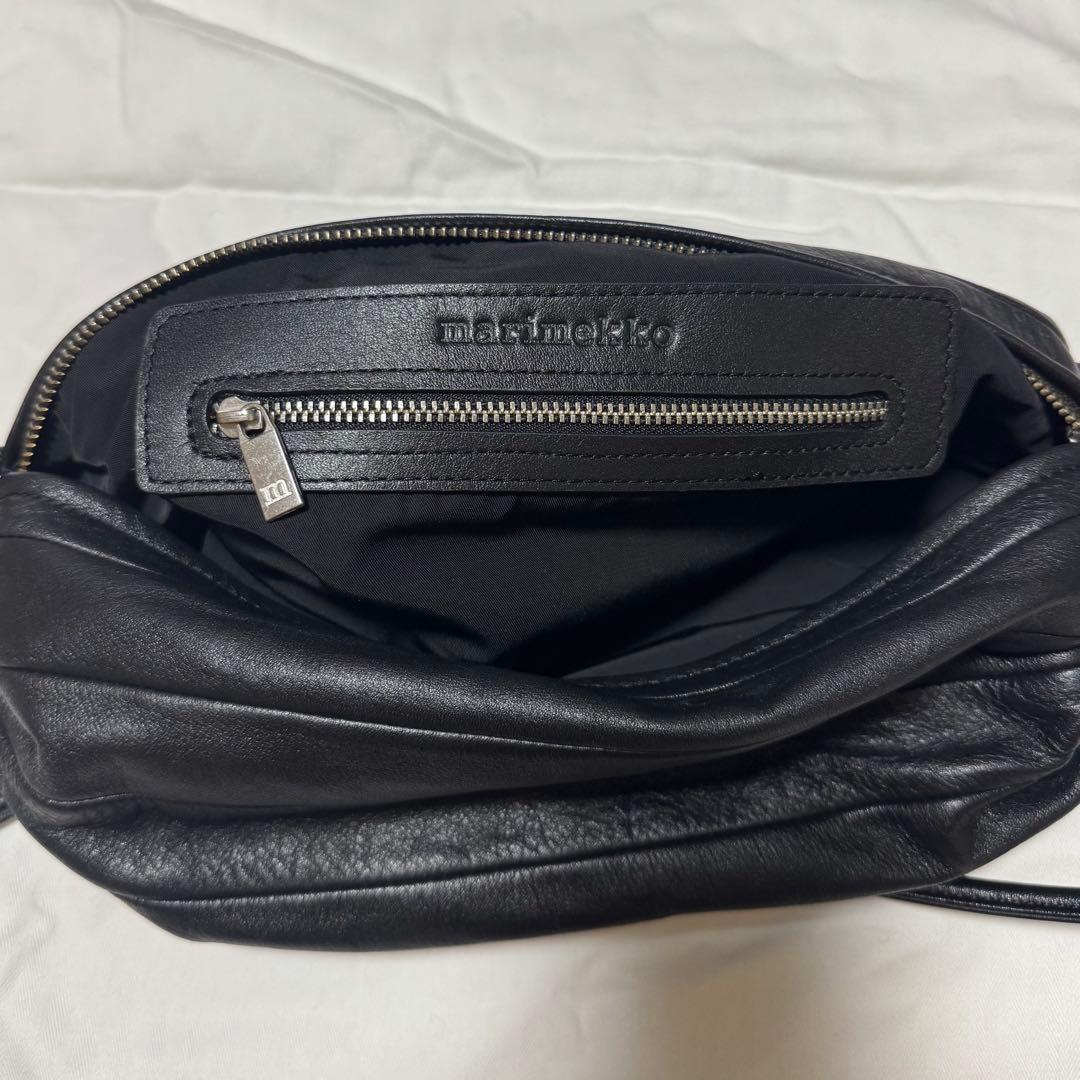 marimekko karla ブラック ショルダーバッグ