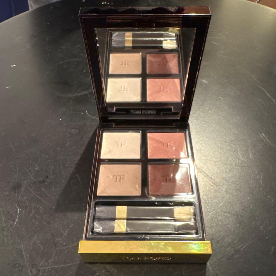 TOMFORDアイカラークォード