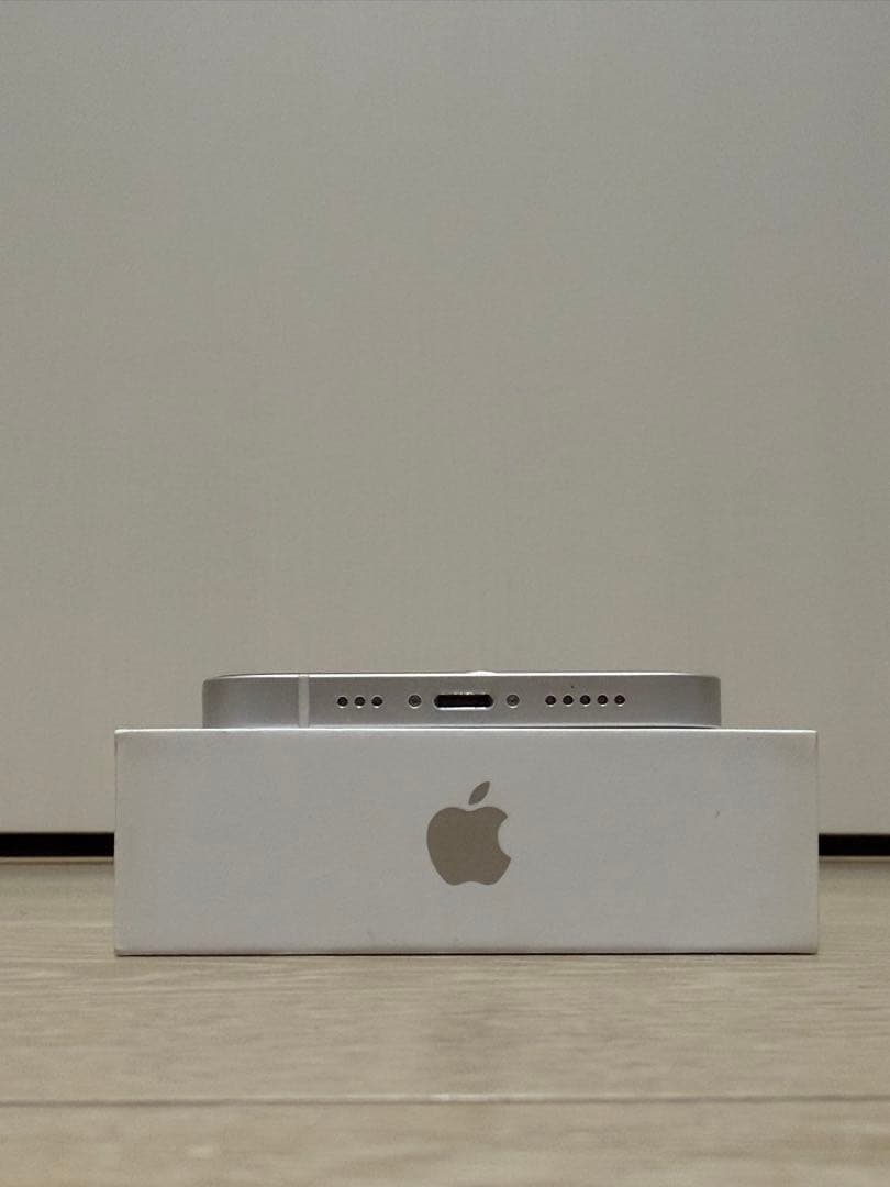 【値下げ】美品 Apple iPhone 12 ホワイト 本体+iFace付き