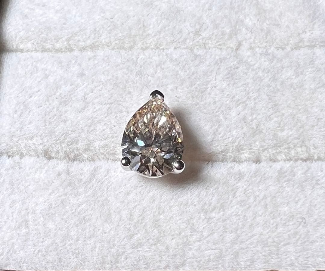 1粒1.558ct大粒ラボグロウンダイヤモンドピアスVVS1 【片耳のみ】