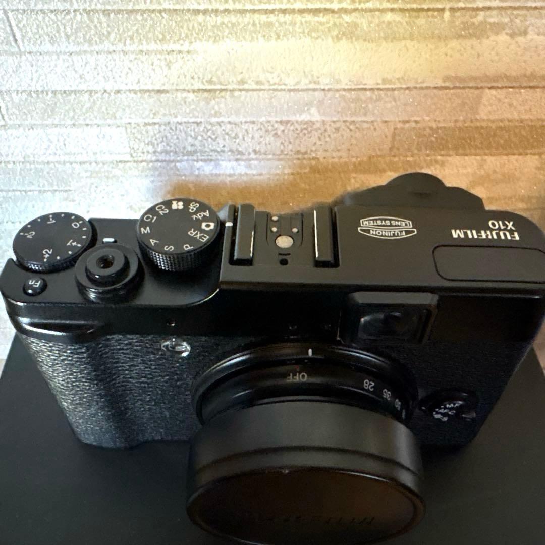 ✧*。希少品✧*。 FUJIFILM X10 中古 デジタルカメラ 箱あり