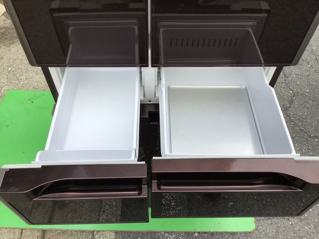 HITACHI 6ドア 冷凍冷蔵庫 ブラウン565ℓ ※直接引渡しのみ