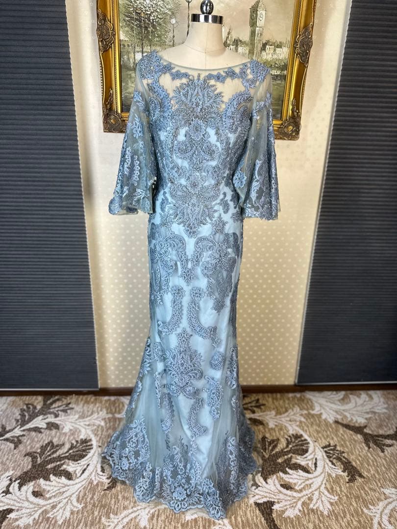 シルバー水色 刺繍入り ロングドレス フレアスリーブ