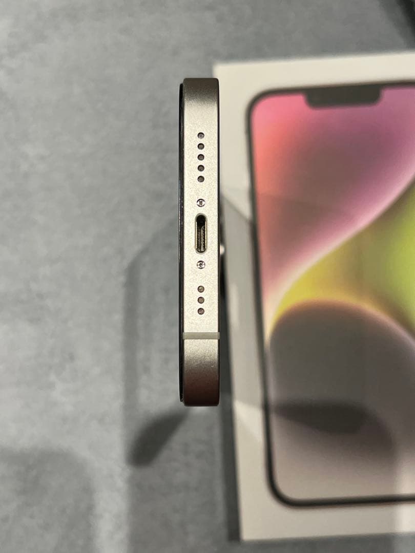 Apple iPhone 14 ホワイト ディスプレイ新品　SIMフリー 箱付き