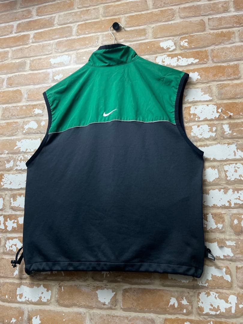 90s NIKE ナイキ　ナイロンベスト　ベスト　刺繍　スウォッシュ　緑　y2k
