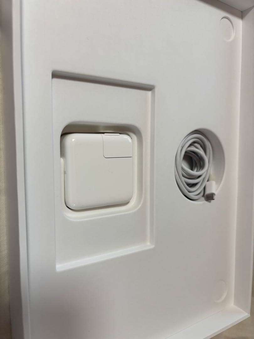 箱付き！　MacBook Air スペースグレー A1 2020 値下げ応相談