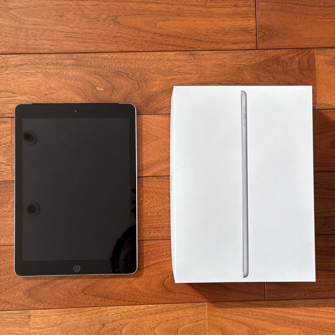 Apple iPad本体 第6世代 32GB