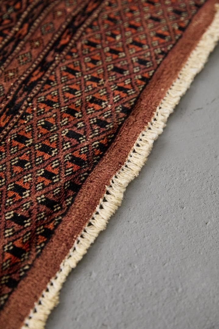 ヴィンテージラグ　トライバルラグ　ラホール産(189×125cm) 赤　茶　黒