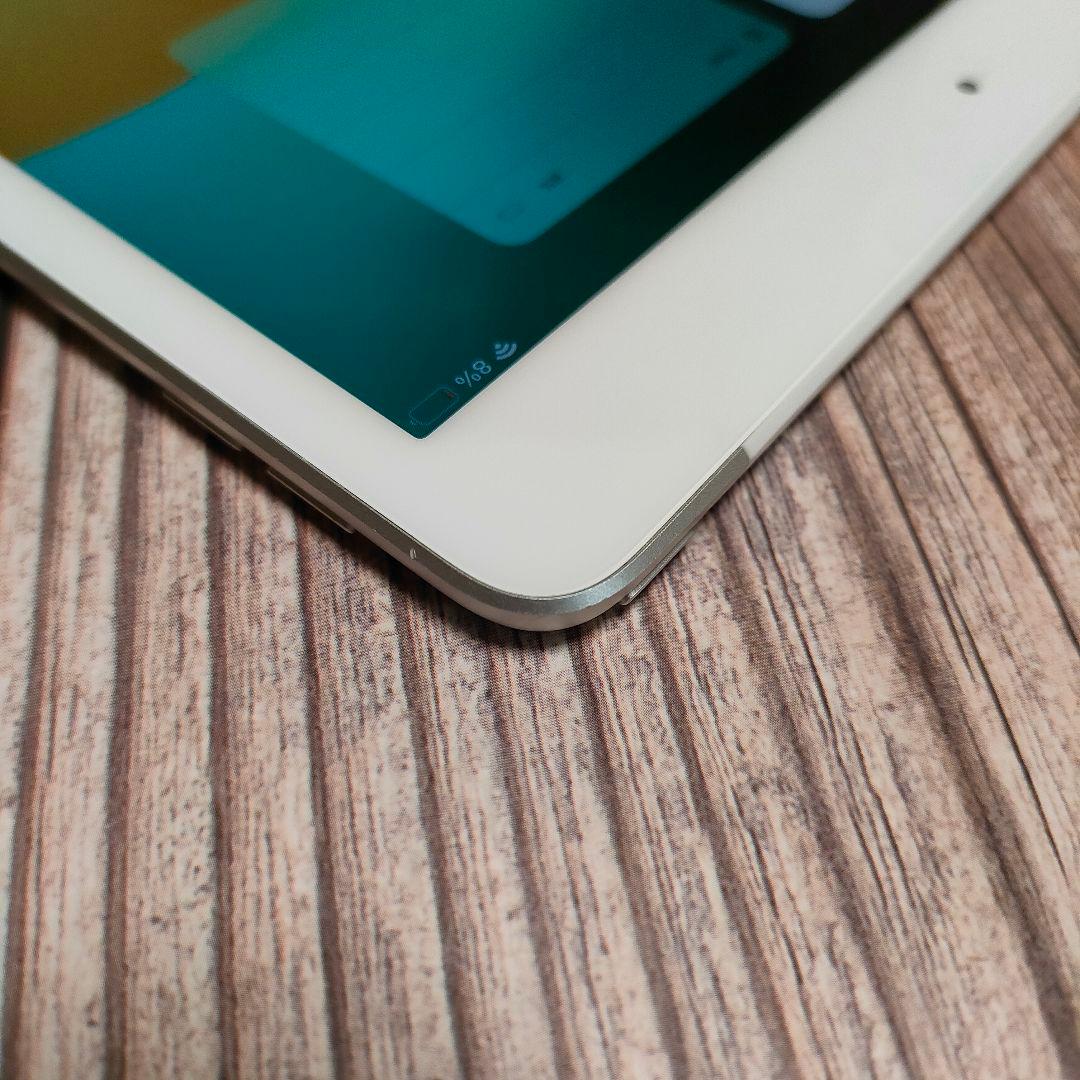 iPad 第8世代 32GB シルバー SIMフリー 美品