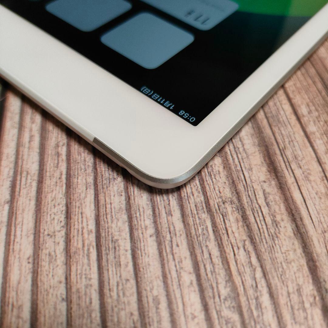 iPad 第8世代 32GB シルバー SIMフリー 美品