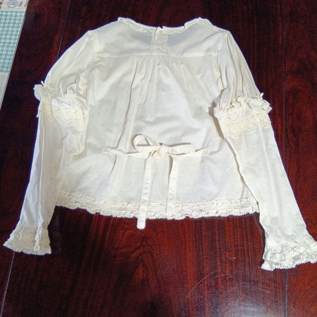 ☆ピンクハウス☆アイボリー レース装飾 フリル付き長袖ブラウスです❣