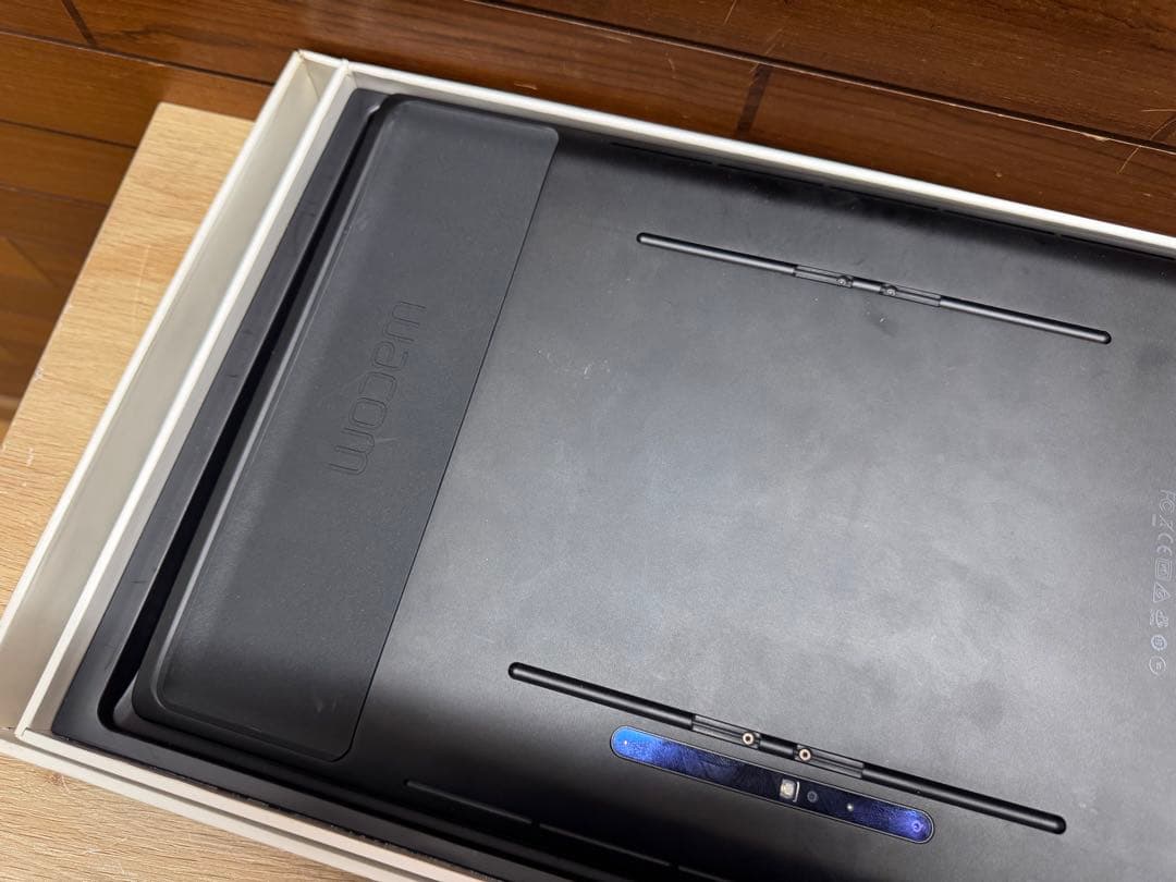 液タブ・ペンタブ Wacom Mobile Studio Pro 16