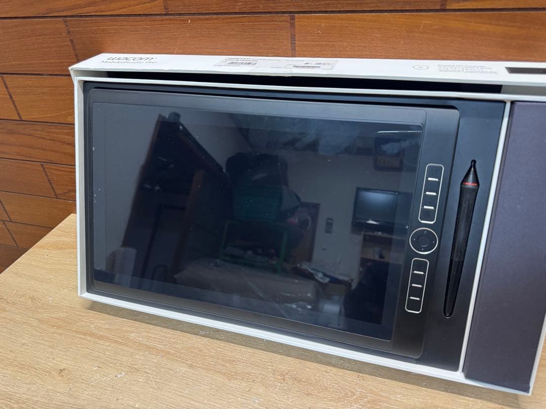 液タブ・ペンタブ Wacom Mobile Studio Pro 16