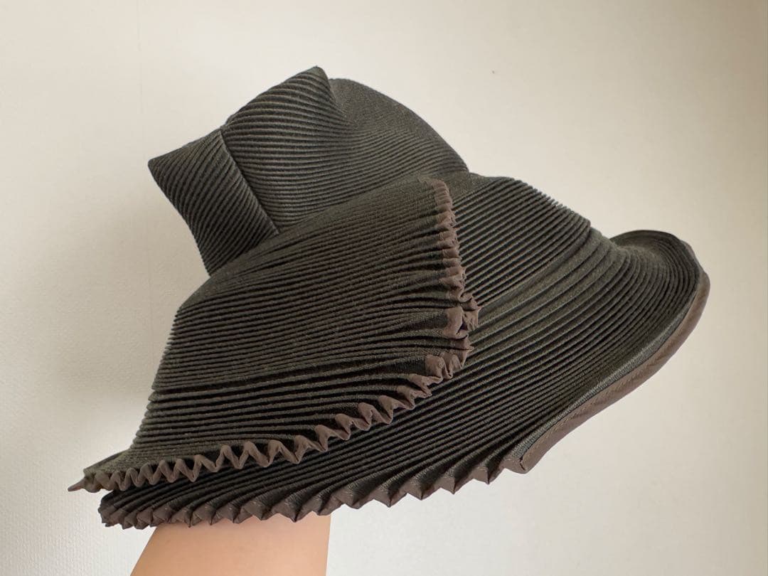 issey miyake プリーツ　ハット