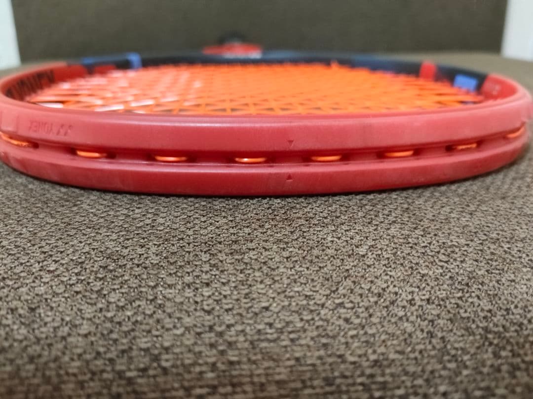 値下げ　2023年現行版 ヨネックス　VCORE100L G2　スカ-レット赤