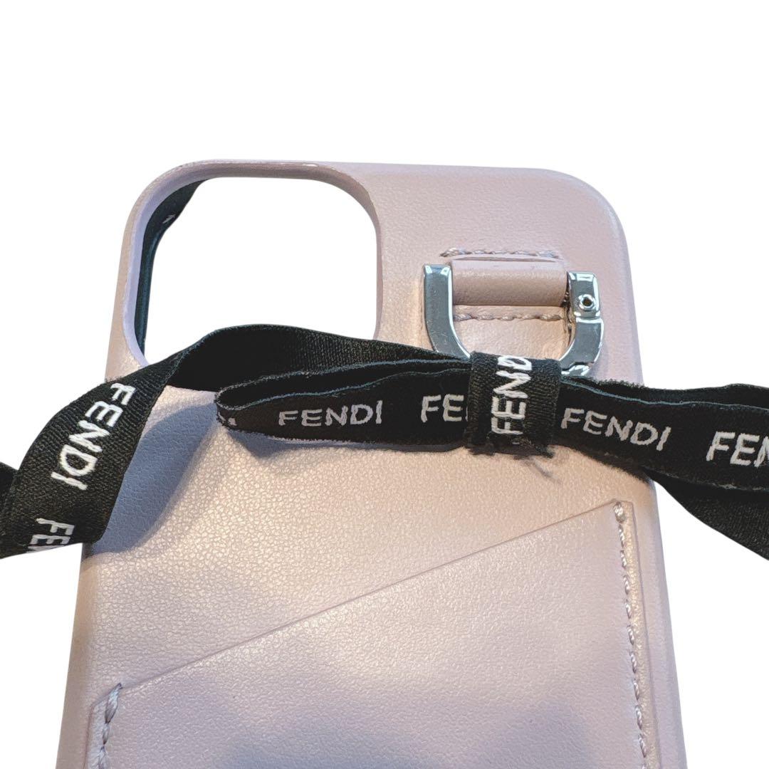 極美品［正規品］FENDI フェンディ　iPhone 15 レザーケース ピンク