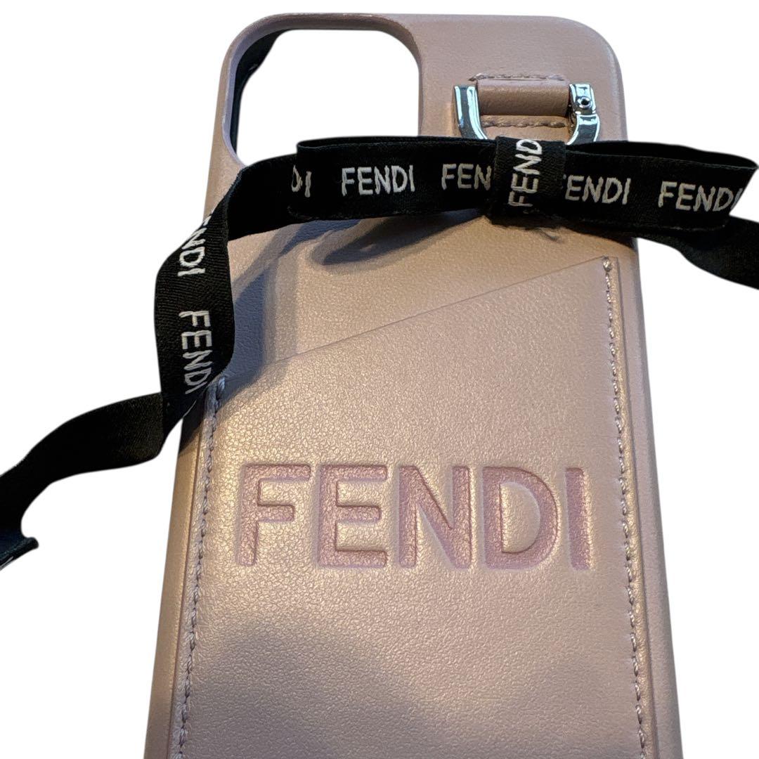 極美品［正規品］FENDI フェンディ　iPhone 15 レザーケース ピンク