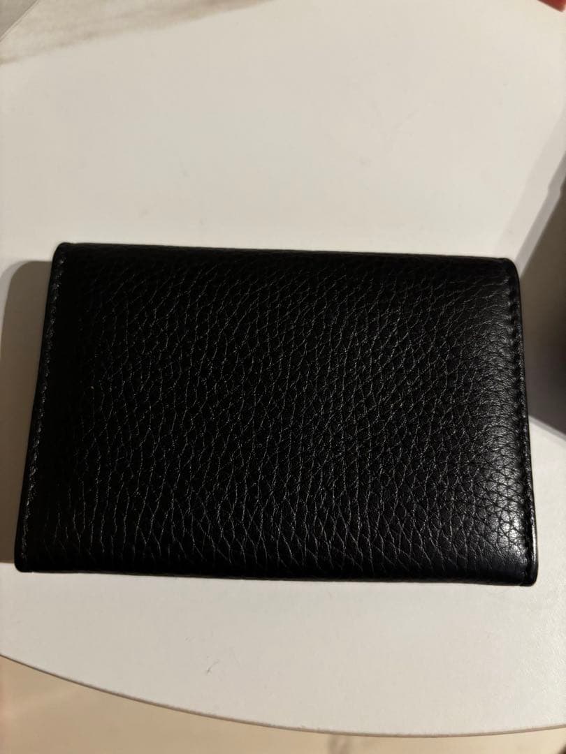 （美品）GUCCI GGロゴ付き黒レザー名刺入れ