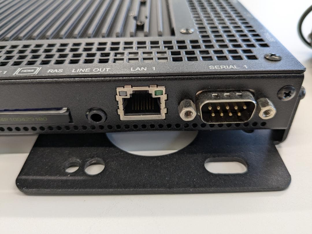 薄型PC　IPC-BX950T1D-DC556　WinXP Embedded
