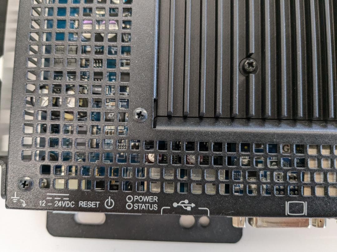 薄型PC　IPC-BX950T1D-DC556　WinXP Embedded