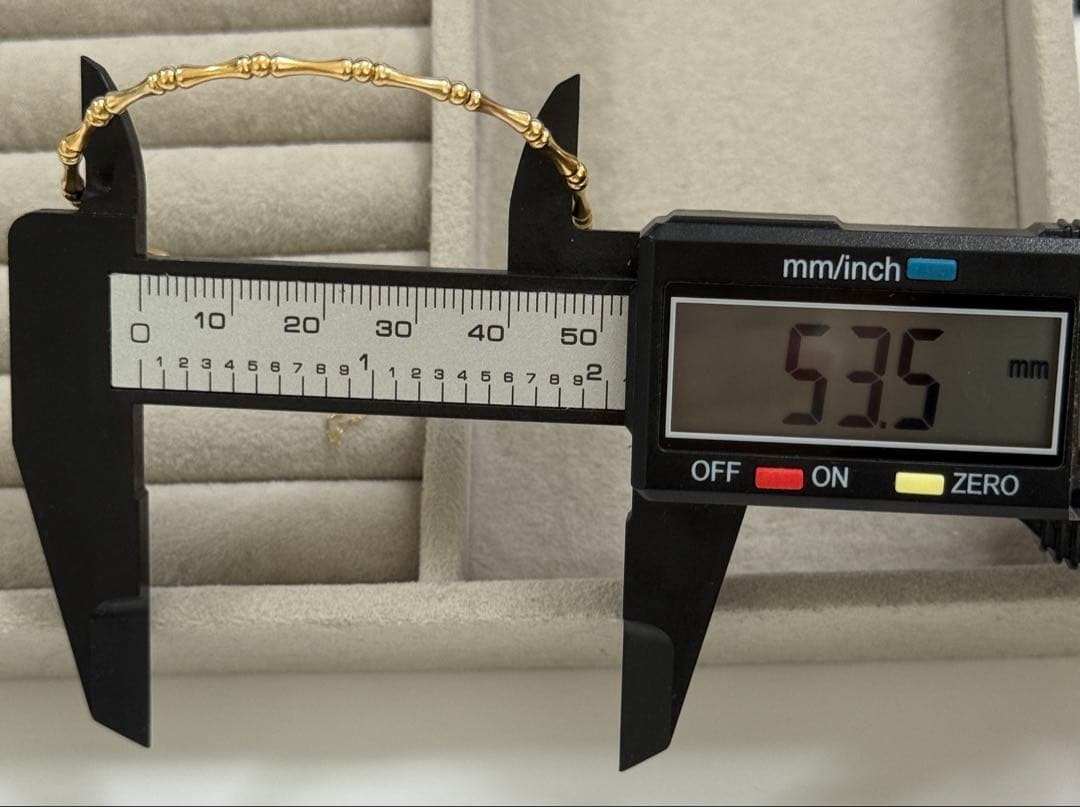 Katrina SorianoK18デザインバングル　ブレスレット　18金