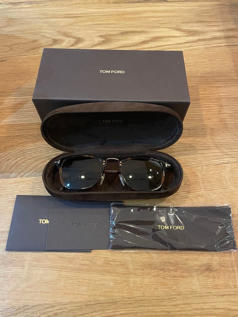 TOMFORD サングラス　tf672 53E 美品