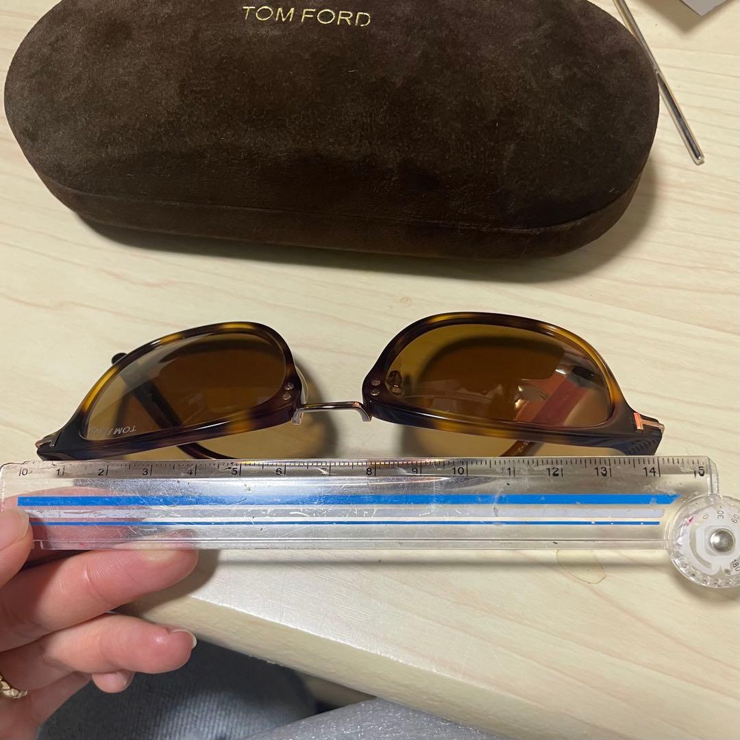 TOMFORD サングラス　tf672 53E 美品