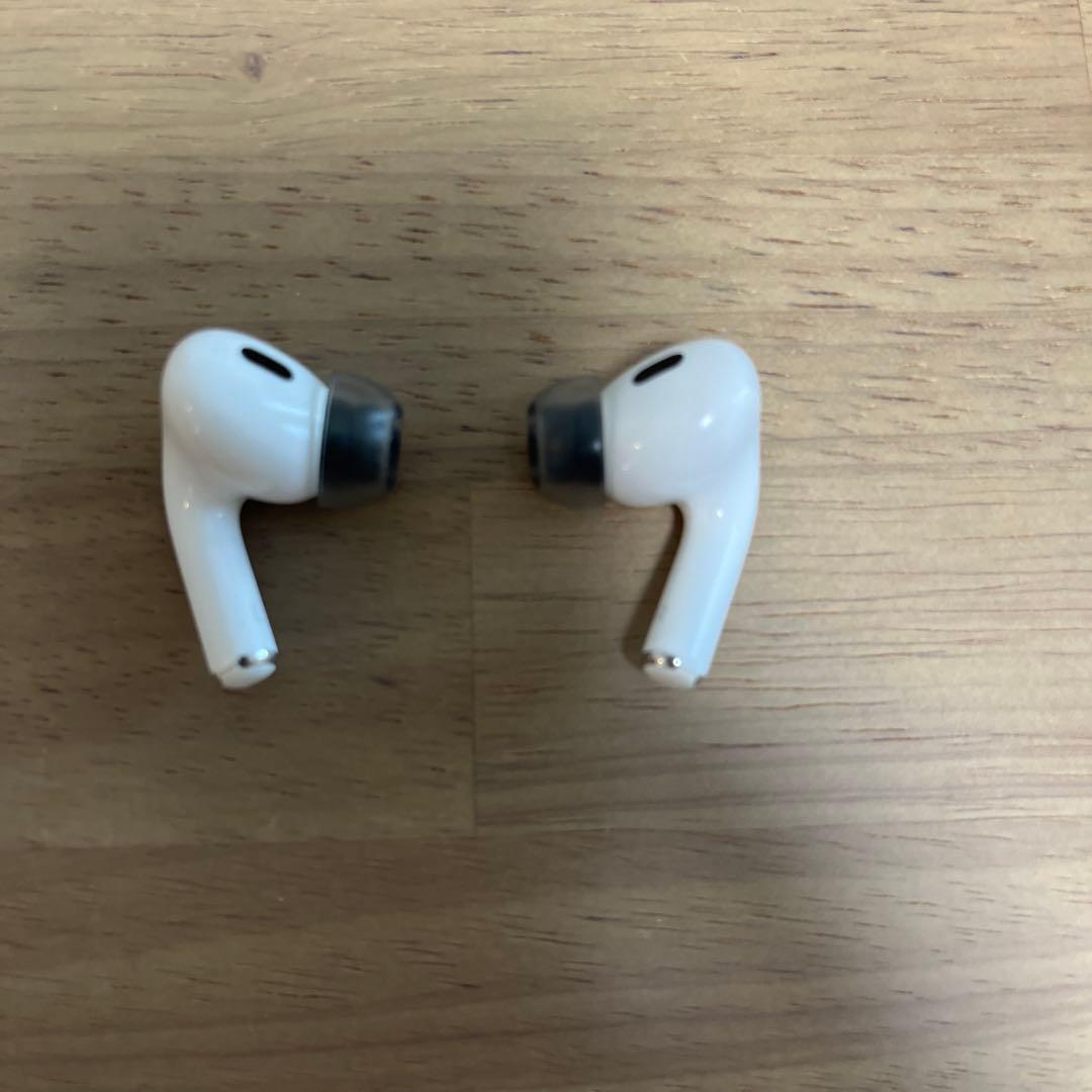 AirPods pro 第二世代キャリングケース付き