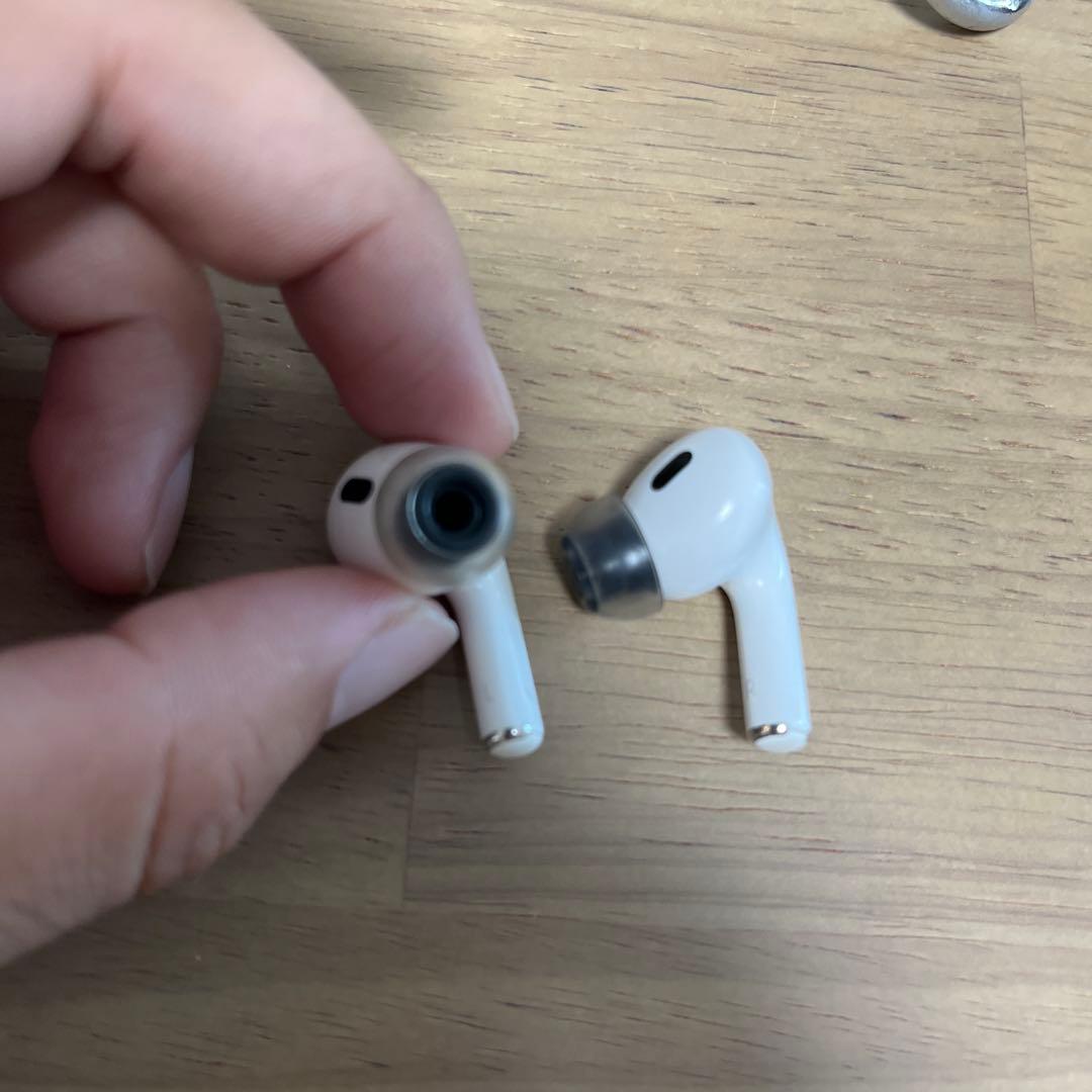 AirPods pro 第二世代キャリングケース付き