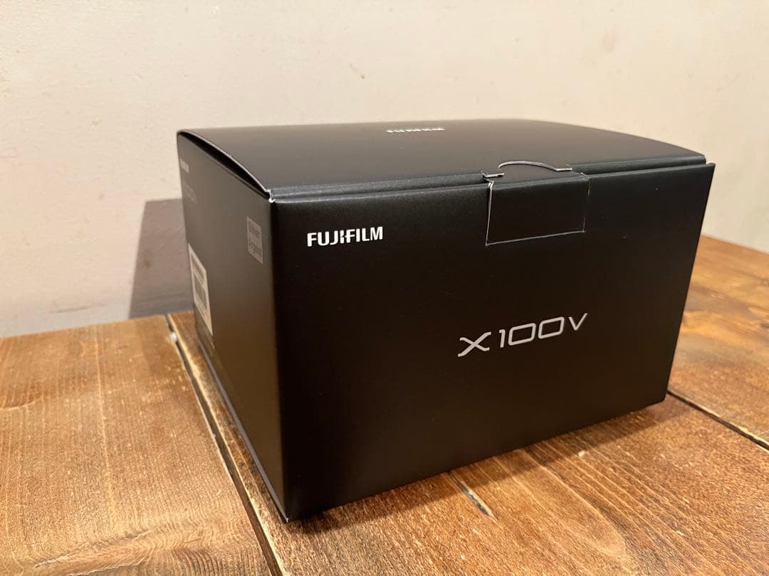 【美品】Fujifilm X100Vおまけ付★シャッター数6100