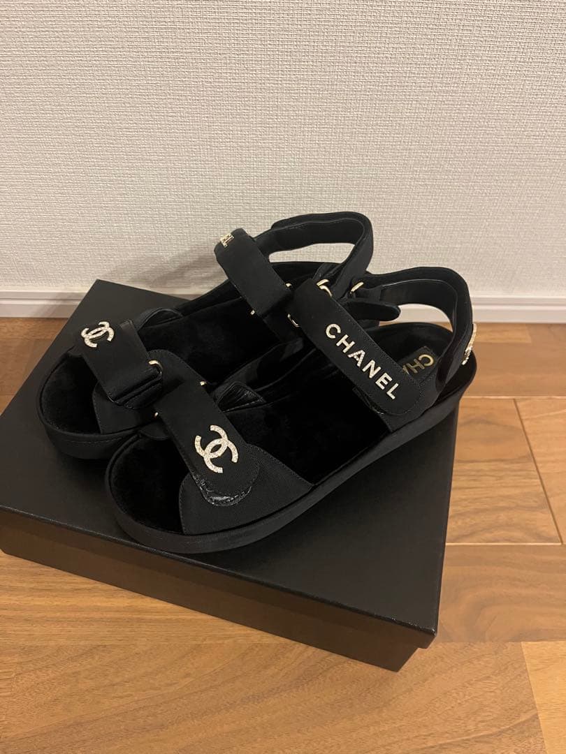 CHANEL ブラック ストラップサンダル